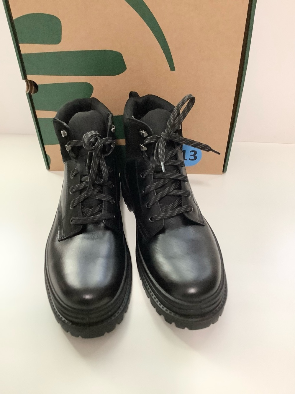 Kamik Black Men's Leather Lace-Up Lug Sole Boots Sz.13  NEW